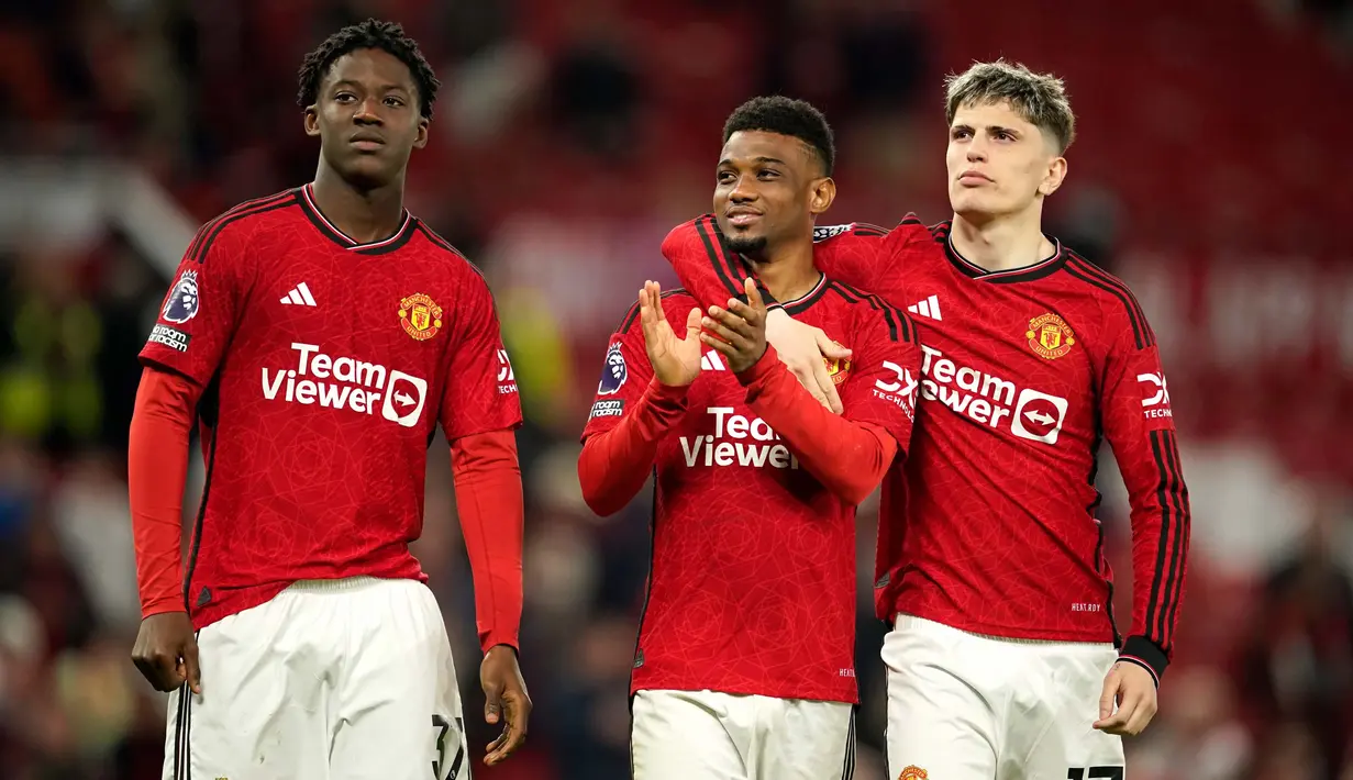 Manchester United kalah selisih gol dari Newcastle United yang berada di posisi tujuh dengan 57 poin dari 37 pertandingan. (AP Photo/Dave Thompson)