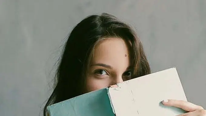 [Bintang] Introvert Bikin 5 Zodiak Ini Malu-malu Kucing