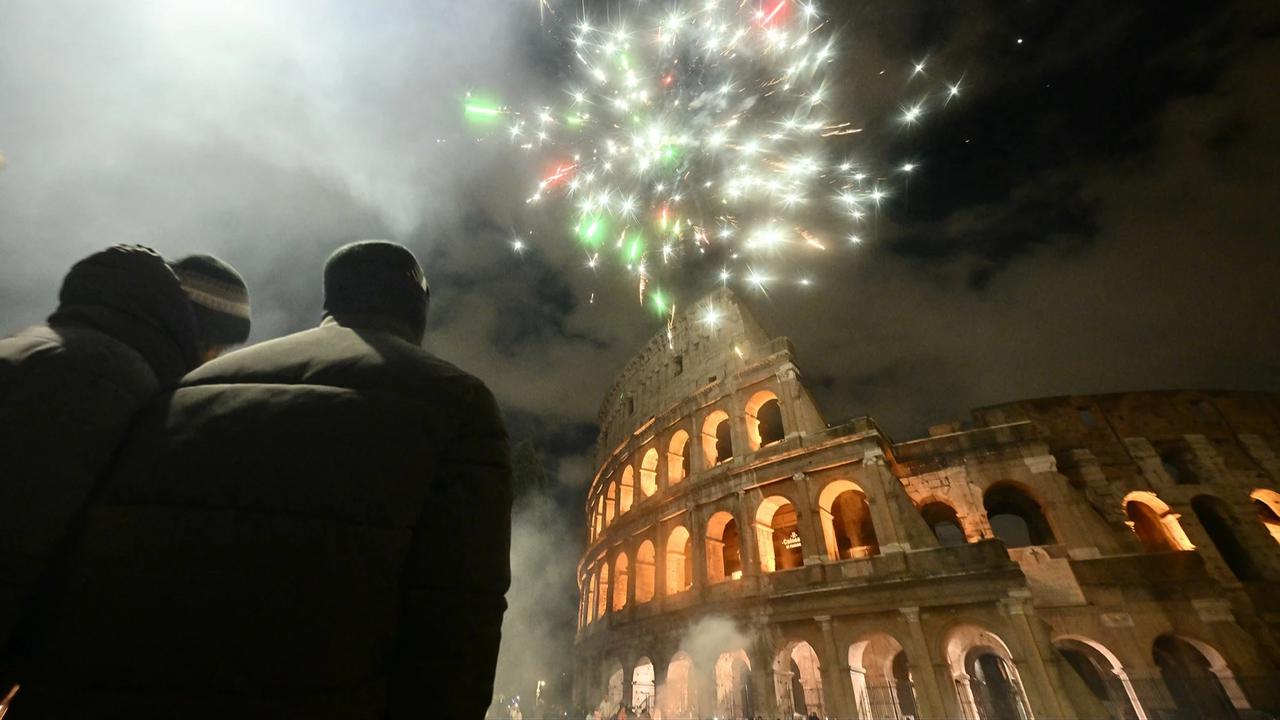 FOTO: Beragam Wajah Perayaan Malam Tahun Baru 2026 di Dunia