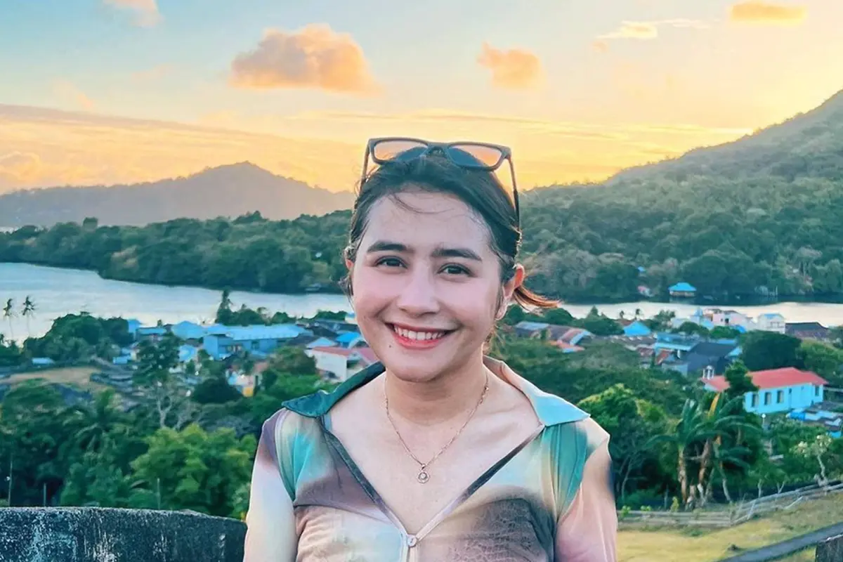 Wujudkan Impian, Ini Potret Prilly Latuconsina Rayakan Ultah di Banda Naira
