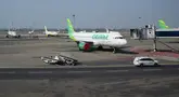 Pesawat diparkir di Bandara Internasional Soekarno-Hatta di Tangerang, Indonesia, Minggu, 6 September 2026. (AP Photo/Tatan Syuflana)