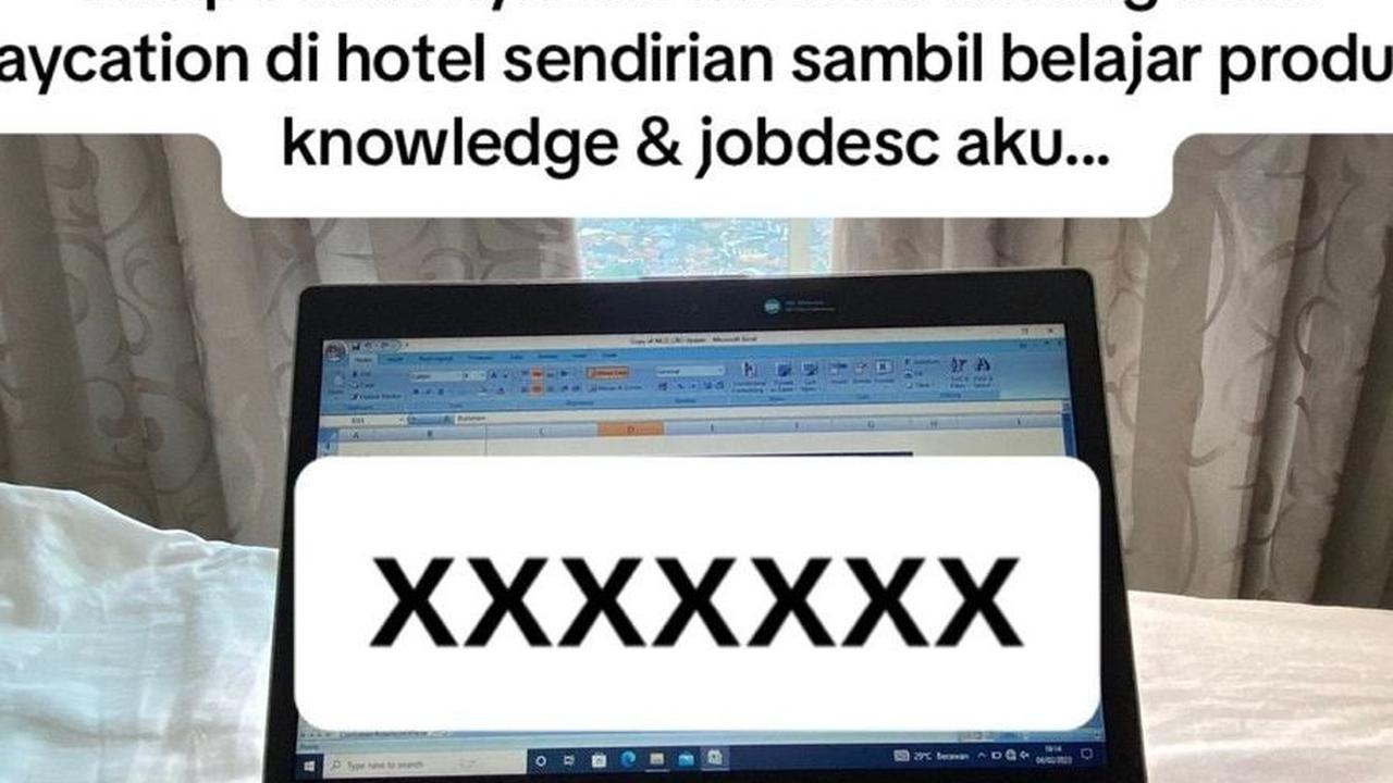 Seminggu bekerja di perusahaan baru, ia merasakan <i>culture shock</i> yang luar biasa hingga ia memutuskan untuk <i>staycation </i>di sebuah hotel.