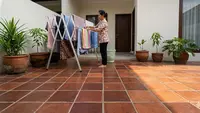 9 Jenis Lantai yang Tahan Panas untuk Area Jemur Rumah, Eksterior Jadi Awet