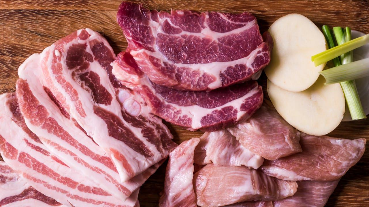 Kenali Warna, Bau, dan Tekstur Daging Kurban yang Masih Aman Dimakan