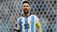 Lionel Messi dinobatkan sebagai Man of The Match pada laga tersebut. Hal itu membuat La Pulga tercatat sebagai pemain dengan penghargaan MoTM terbanyak di perhelatan akbar Piala Dunia, yaitu 8 kali. (AP/Petr David Josek)