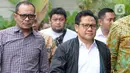 Ketua Umum PKB, Muhaimin Iskandar alias Cak Imin (kanan) tiba untuk menjalani pemeriksaan di Gedung KPK, Jakarta, Rabu (29/1/2020). Wakil Ketua DPR itu dimintai keterangan untuk melengkapi berkas tersangka Komisaris PT Sharleen Raya JECO Group Hong Arta. (merdeka.com/Dwi Narwoko)