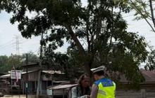 Viral Polisi Temui Pria Diduga ODGJ, Mengaku Sosoknya Bukan Orang Sembarangan