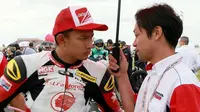 Pebalap Indonesia, Dimas Ekky Pratama (kiri), dikabarkan siap turun di ajang Moto2. (Instagram)