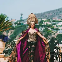 Agnez Mo mengenakan kebaya rancangan Anne Avantie untuk video klip terbarunya, Long As I Get Paid, di Los Angeles, Amerika Serikat. (Image: agnezmo/instagram)