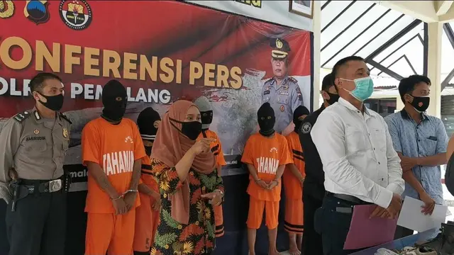 Sebanyak lima anak punk yang diduga melakukan tindak pidana penganiayaan pada rekannya TS (17) seorang anak perempuan asal Banyumas telah ditangkap dan ditahan di Polres Pemalang. (Foto: Liputan6.com/Polres Pemalang)