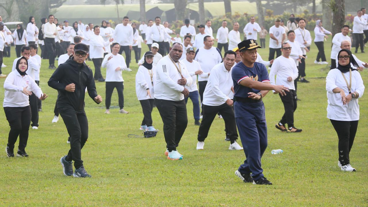 Potret Kepala Daerah Kompak Senam Pagi di Retret Hari Kedua