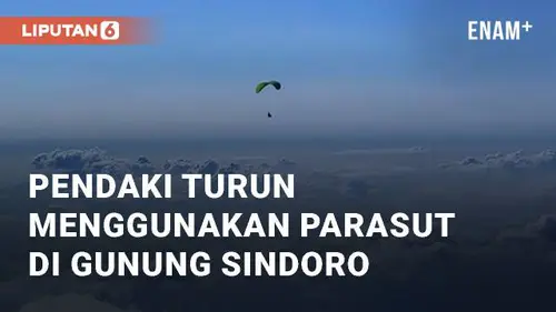 VIDEO: Aksi Nekat Pendaki yang Turun Menggunakan Parasut di Gunung Sindoro