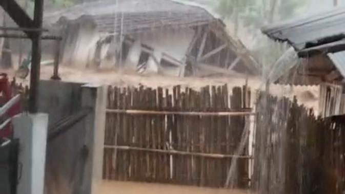 Banjir Purabaya Sukabumi: Rumah Hanyut, Korban Bertahan Hanya dengan Pakaian di Badan