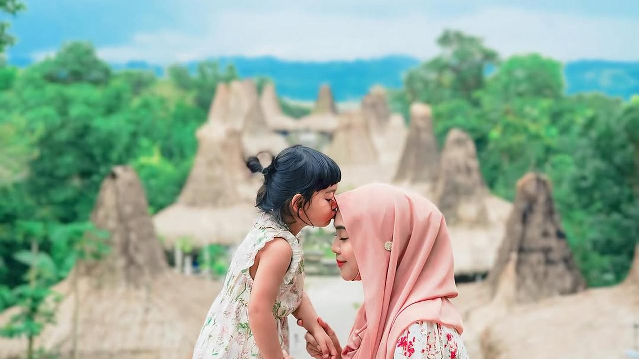 Potret Liburan Ria Ricis dan Moana di Sumba, Mulai Naik Kuda hingga Main Kano di Sungai