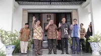 Mantan Presiden Susilo Bambang Yudhoyono saat menerima kunjungan Prabowo Subianto (Dok.Instagram/@aniyudhoyono/https://www.instagram.com/p/BrpzFtUBLsA/Komarudin)