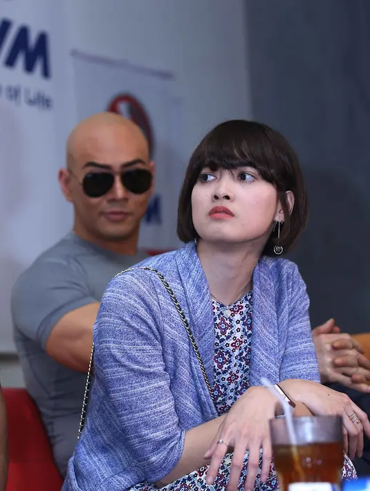 Ibunda Chika yang juga merasa sakit hati meminta pada Antho untuk mengakui kesalahan dan mengucapkan dihadapan media. (Nurwahyunan/Bintang.com)