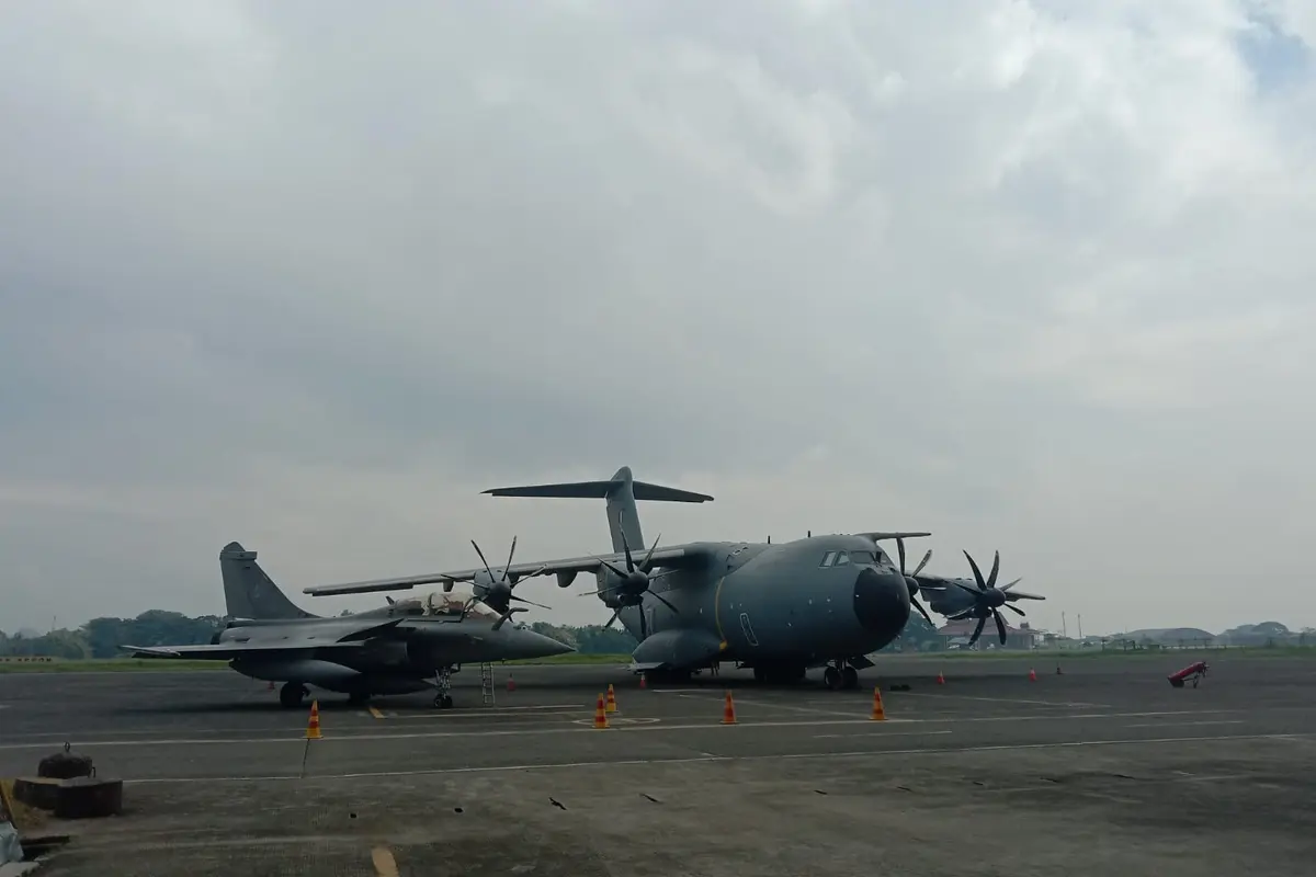 Pesawat Tempur dan Pesawat Angkut Prancis yang Tiba di Indonesia