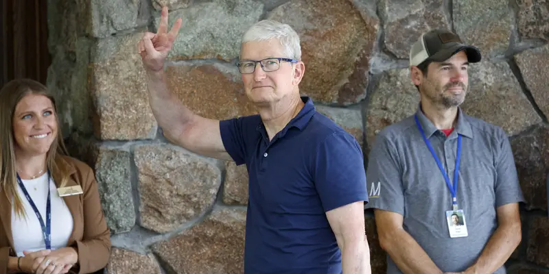 Tim Cook selaku CEO Apple