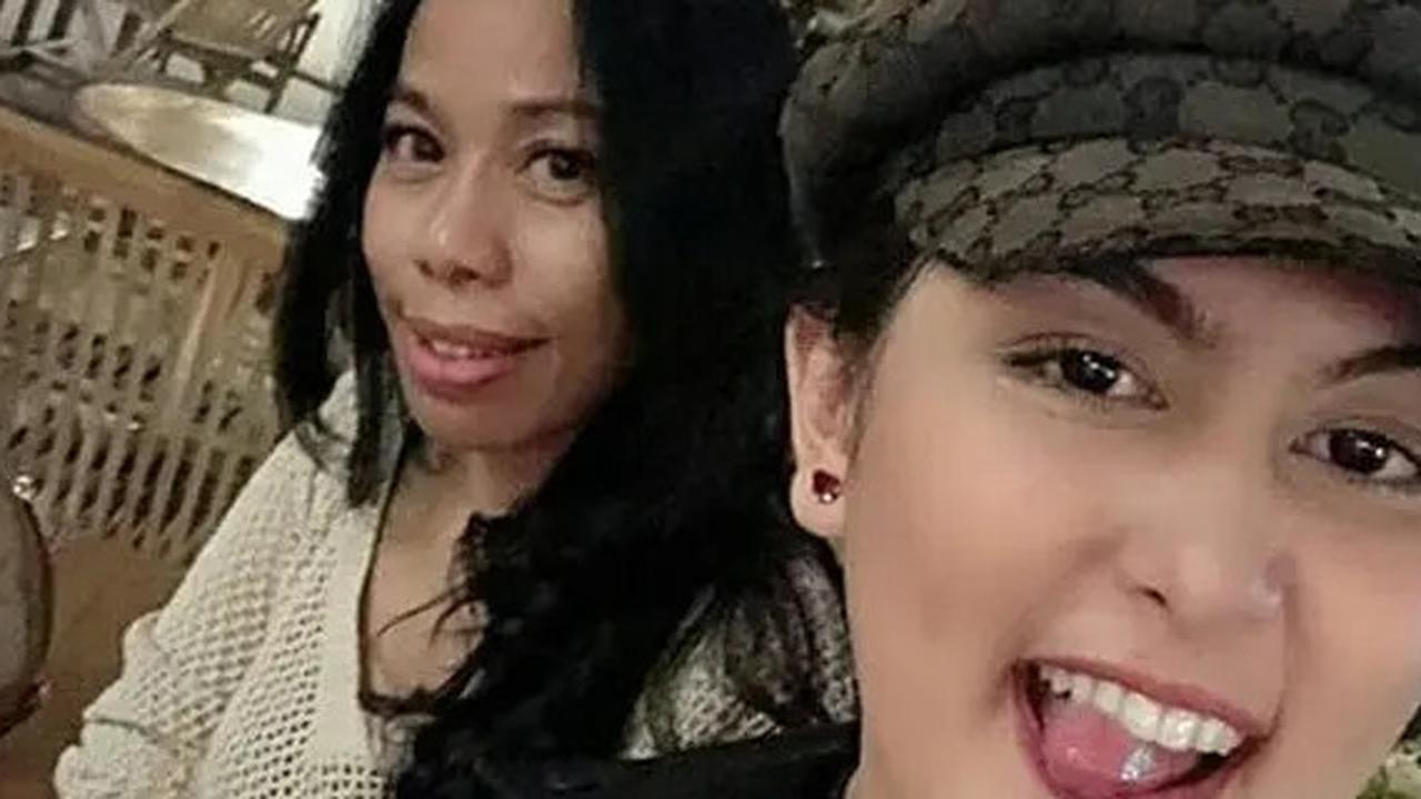 7 Potret Lawas Talitha Curtis Bersama Ibu Angkat, Penampilannya Curi Perhatian Publik