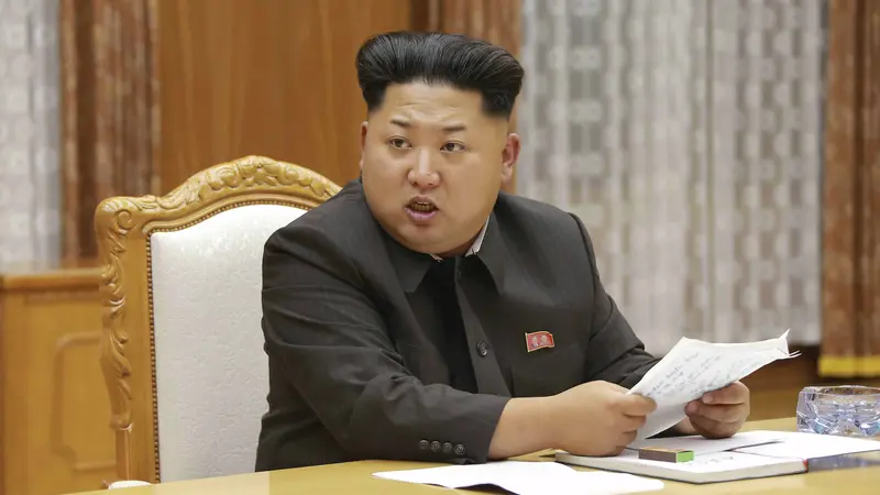 Kim Jong-un Larang Warga Bertindik dan Pakai Jins