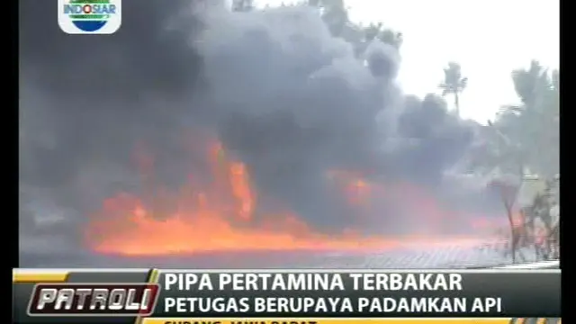  Pipa Pertamina Terbakar, Petugas Berupaya Padamkan Api