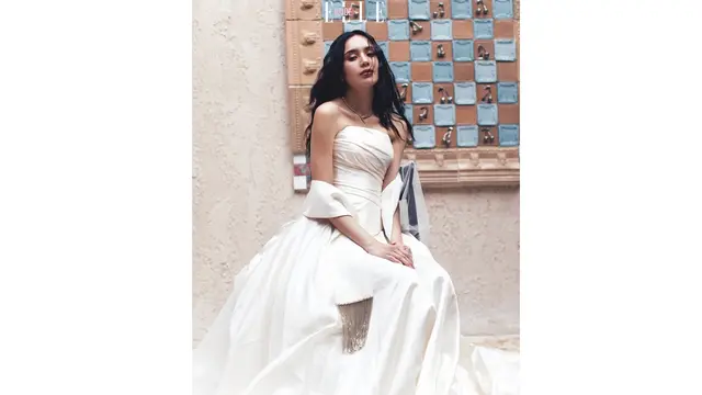 Potret Beby Tsabina untuk Majalah Elle Bride