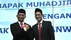 Nadiem Makarim melakukan salam komando dengan Muhadjir Effendy dalam acara lepas sambut Menteri Pendidikan dan Kebudayaan (Mendikbud) di Gedung Kemendikbud, Jakarta, Rabu (23/10/2019). Nadiem Makarim menggantikan Muhadjir Effendi yang sebelumnya menjabat sebagai Mendikbud (merdeka.com/Iqbal Nugroho)
