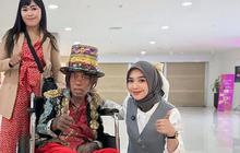 Potret Ria Ricis Ajak Pak Tarno yang Kini Duduk di Kursi Roda Belanja ke Mal, Pulangnya Beri Buket Uang Ukuran Besar