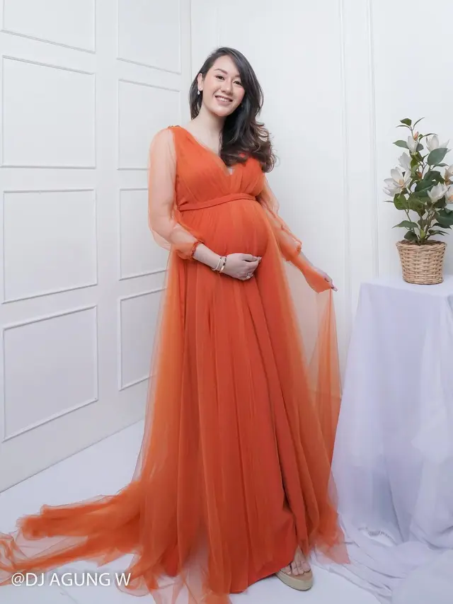 Dituding Jadi Pelakor, Ini 6 Gaya Maternity Shoot Rizuka Amor