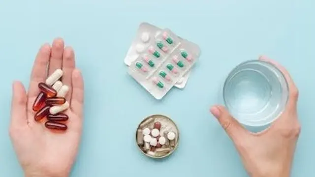 Ilustrasi obat-obatan medis (Sumber: freepik.com)