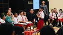 Seorang anak kemudian berdiri. Kesia Olivia Ergor, demikian dia memperkenalkan dirinya, kemudian mengajukan pertanyaan yang rupanya cukup menggelitik mereka yang hadir di ruangan tersebut. (Foto: Laily Rachev - Biro Pers Sekretariat Presiden)