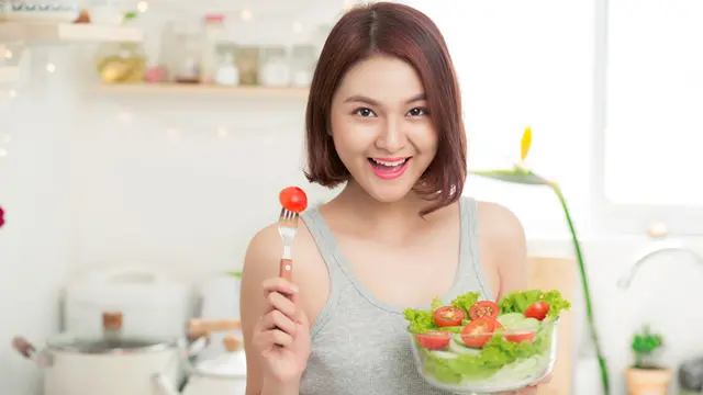 10 Cara Mengecilkan Pori-pori Wajah yang Bisa Bikin Kulit Makin Mulus dan Cantik