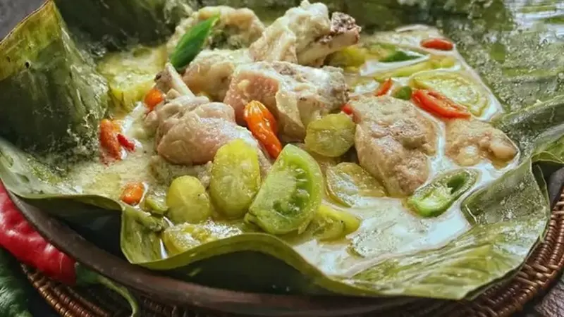 Sepiring garang asem ayam