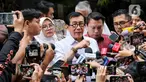 Politisi Partai Demokrasi Indonesia Perjuangan (PDIP) yang juga mantan Menteri Hukum dan HAM, Yasonna H Laoly memberikan keterangan sesaat sebelum meninggalkan Gedung Merah Putih Komisi Pemberantasan Korupsi (KPK), Jakarta, Rabu (18/12/2024). (Liputan6.com/Herman Zakharia)