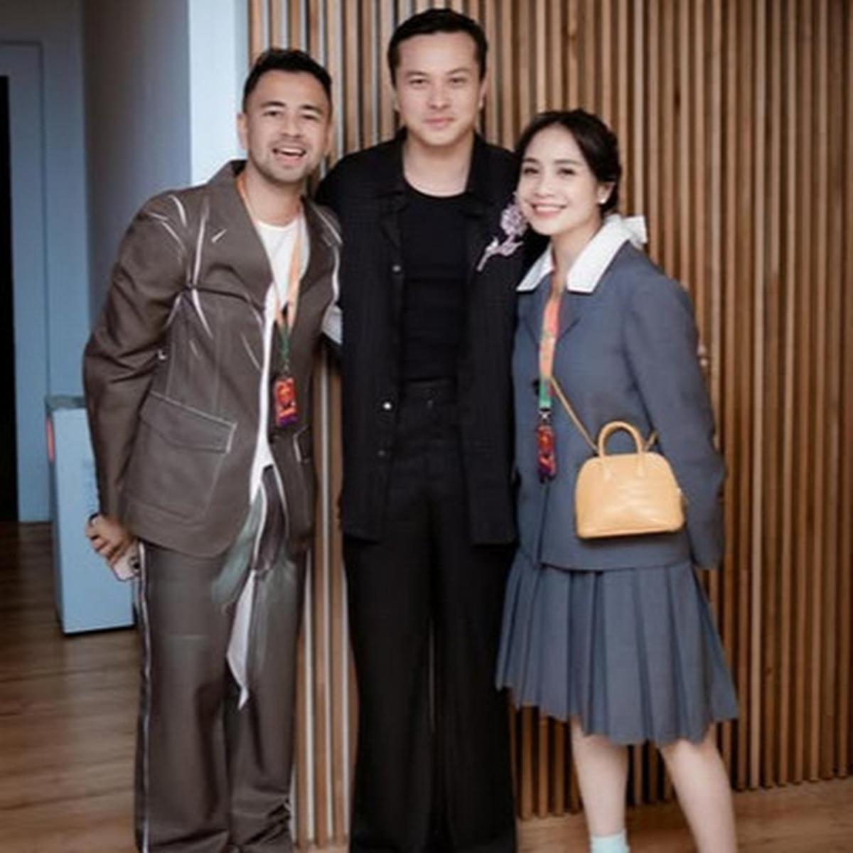 Potret Cantik Menggemaskan Nagita Slavina Bergaya Bak Anak Sekolah saat Nonton Konser Melly Goeslaw di Malaysia