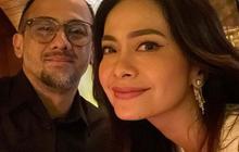 Momen Romantis Anniversary Pernikahan ke-20 Ersa Mayori dan Suami, Potret Cantik Anak Gadisnya Bikin Salfok