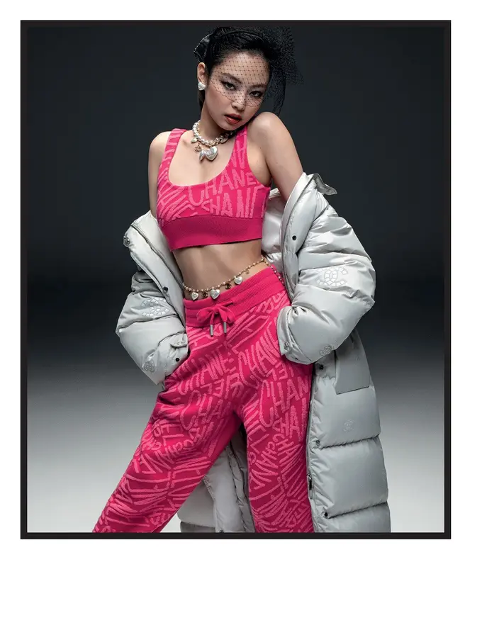 Gaya Sporty Jennie BLACKPINK Jadi Wajah Kampanye Koleksi Chanel Coco Neige 2021/22