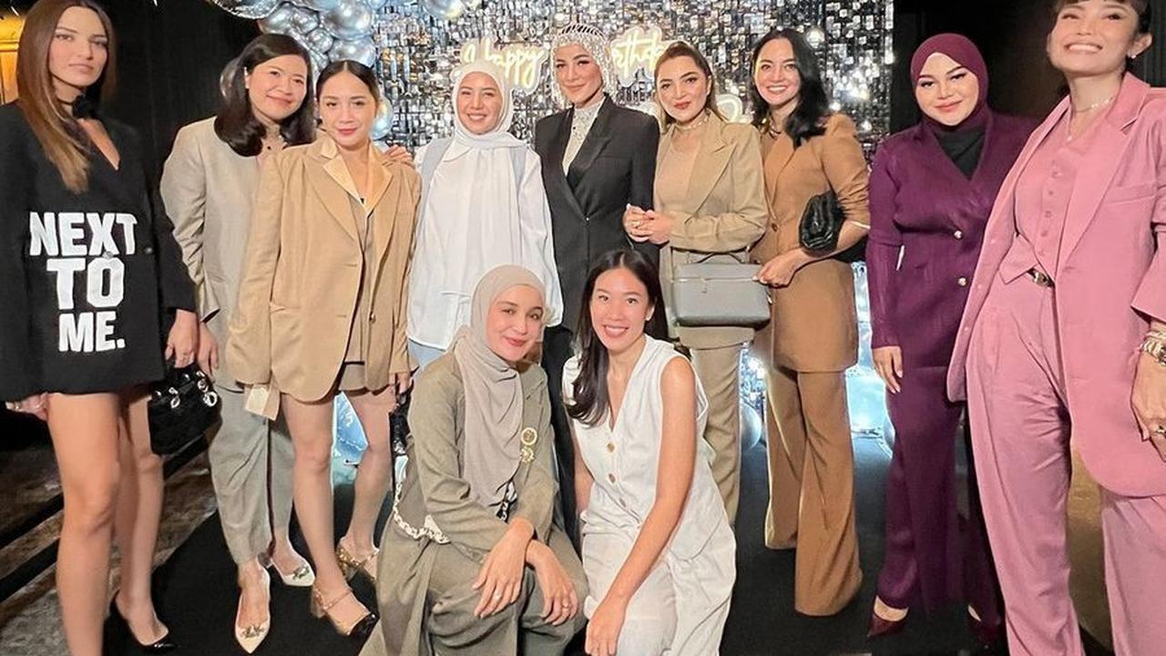 Nagita Slavina Cantik Kenakan Blazer dan Celana Pendek lalu Nia Ramadhani Pamer Kaki Jenjang, 10 Potret Artis di Ulang Tahun Olla Ramlan