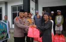 Polsek Bandara Sentani Bagikan Ratusan Takjil, Pererat Silaturahmi di Bulan Ramadan