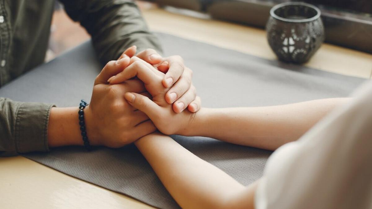 Saat Ketulusan Dipermainkan, Kenapa Sering Tertipu Oleh Orang Tersayang?