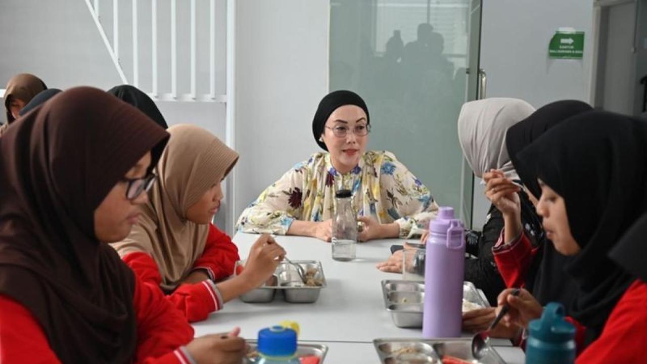 Fakta Mengejutkan: Anggota DPR Soroti Pentingnya Gizi Siswa Sekolah Rakyat, Bukan Hanya Fasilitas Fisik!