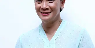 Aktris senior, Dian Nitami kembali muncul dalam layar lebar. Istri Anjasmara ini bermain dalam film 'Rudy Habibie'. (Nurwahyunan/Bintang.com)