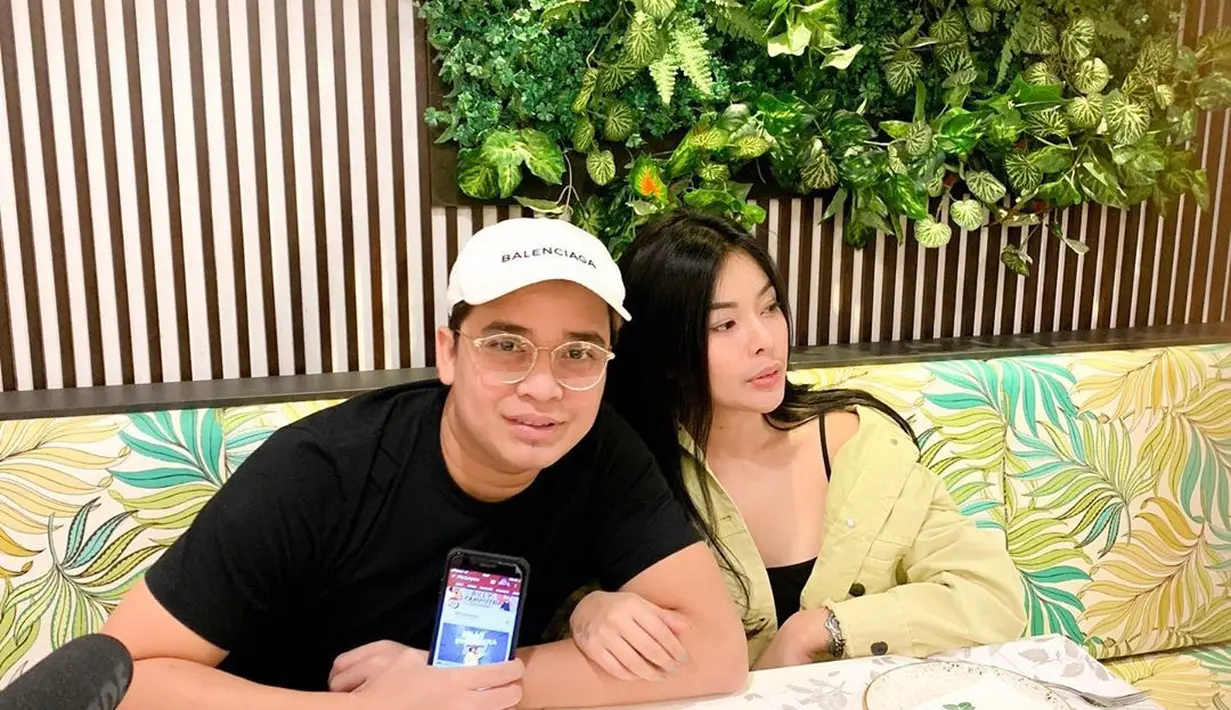 Billy Syahputra dan Elvia Cerolline (Sumber: Instagram/elviacerolline)