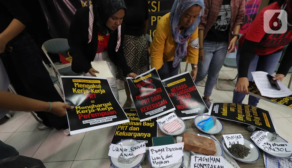Selama 19 tahun para PRT menunggu adanya payung hukum yang melindungi mereka dari segala bentuk kekerasan, penyiksaan, dan perbudakan modern.  (merdeka.com/Arie Basuki)