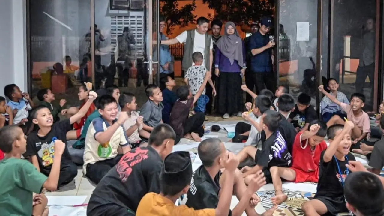 Seskab Teddy Mendadak Kunjungi Sekolah Rakyat di Cikarang