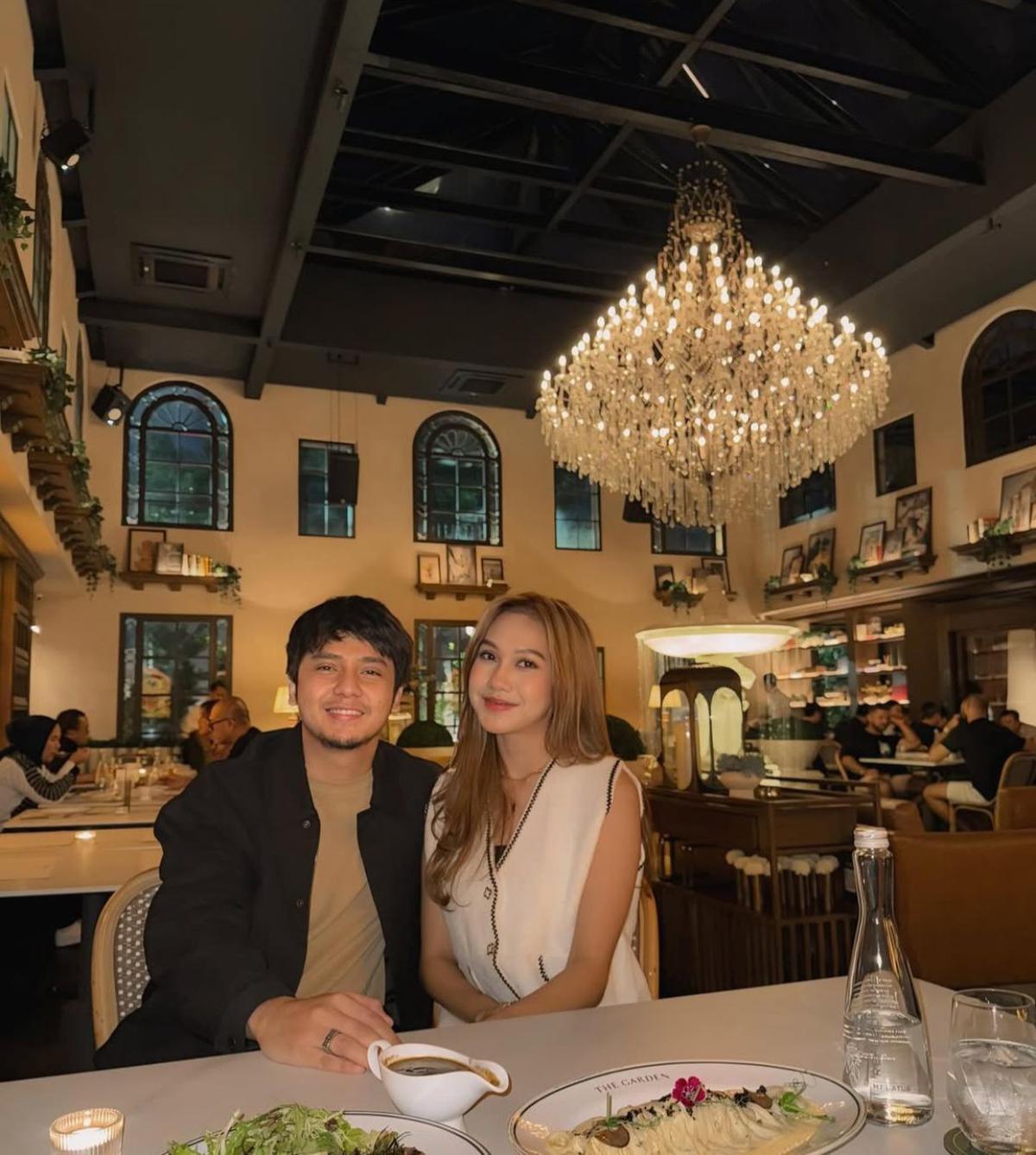 Profil Arbani Yasiz, Perjalanan Karier dari Model hingga Aktor Layar Lebar