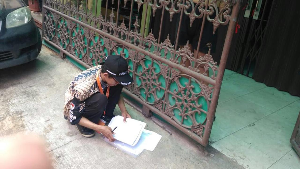 Salah satu kejadian tak layak yang diterima Pantarlih di TPS 46 RW.05 Kelurahan Angke Kecamatan Tambora, Jakarta Barat. (Dok. KPU)