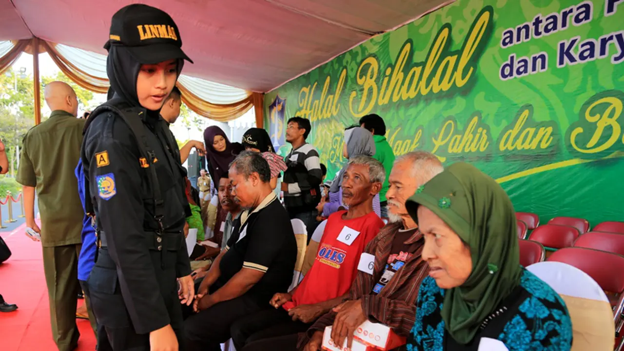 Wali Kota Surabaya Risma