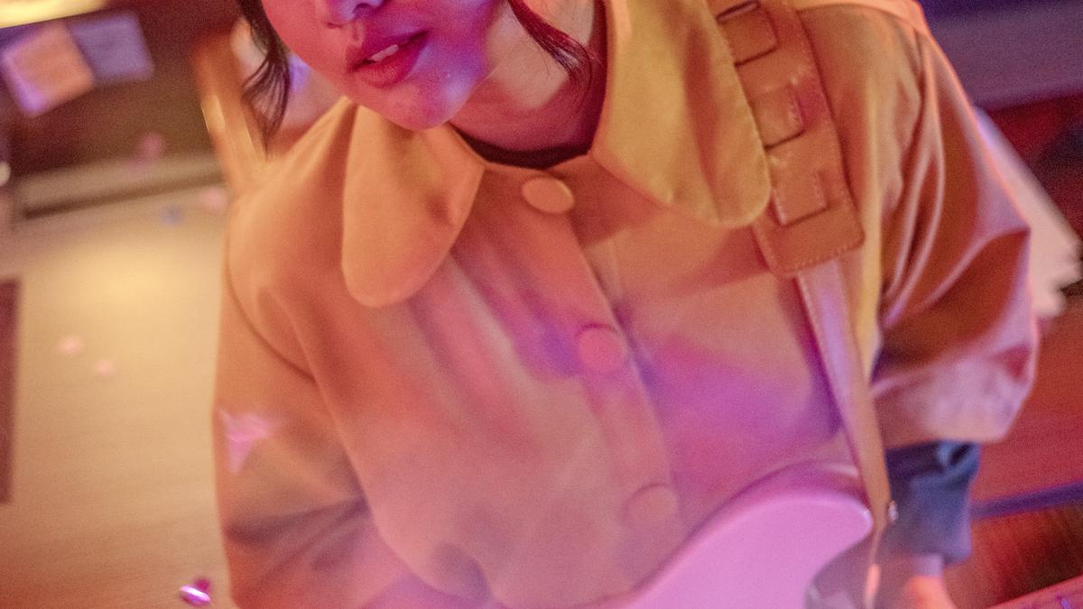 Clara Riva Hadirkan Nuansa Baru di 2025 Lewat Lagu Waktunya Pas ...
