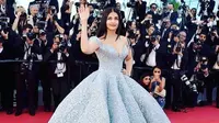 Aishwarya Rai kali ini mengajak serta putriny tampil di acara bergengsi Festival Film Cannes 2018. (Instagram/_aishwaryaraibachchan)